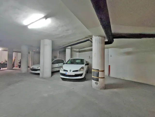 Plaza de aparcamiento en venta en Camino de Ronda — 8