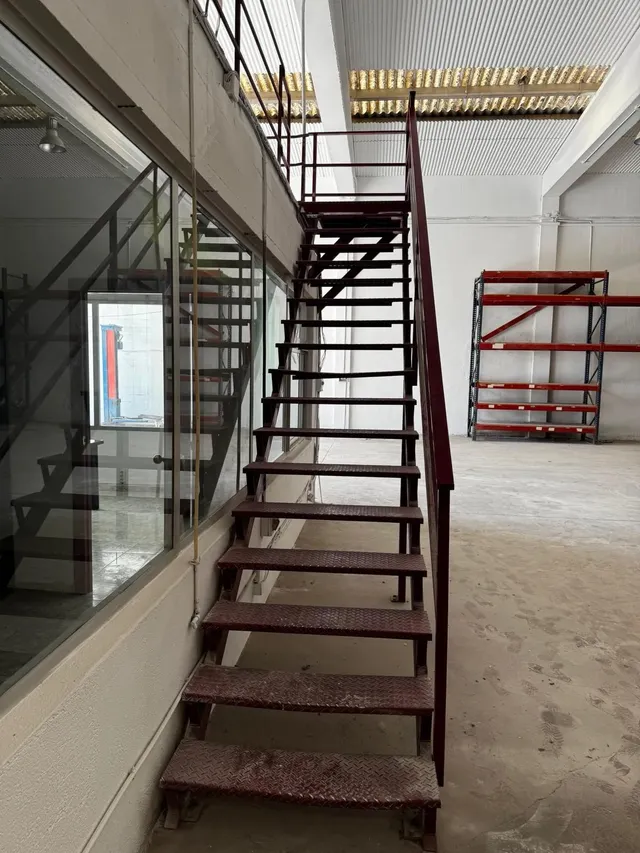NAVE INDUSTRIAL EN REUS — 9