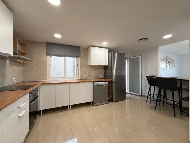 EXCLUSIVO ÁTICO EN ALCANAR CON AMPLIA TERRAZA Y 3 habitacion - foto 3