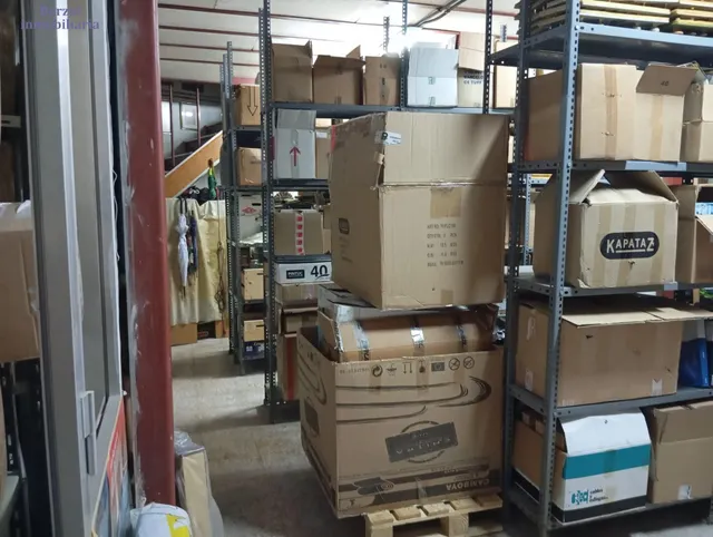Amplio Local Comercial en Logroño, Zona Ayuntamiento por solo €80,000 — 8
