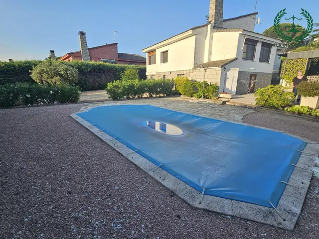 Chalet independiente con parcela de 1.000 m2 y piscina privada. — 26