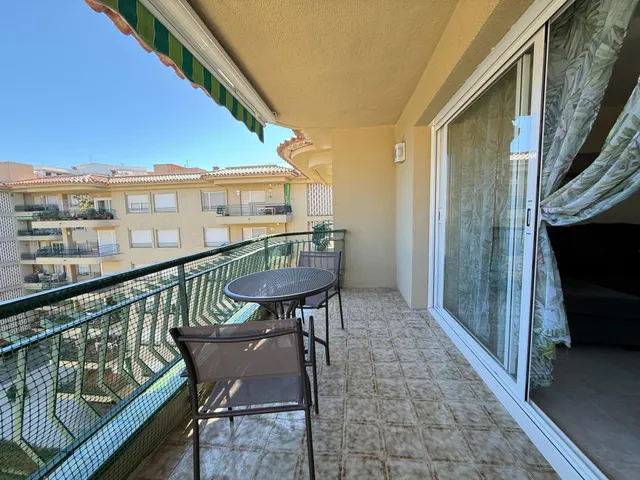 Exclusivo piso con dos terrazas, 3 habitaciones, piscina y maravillosas vistas en playa de aro — 30