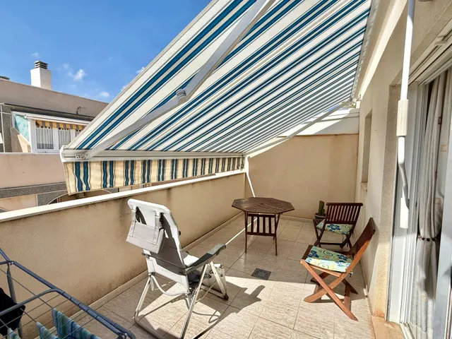 Ático con piscina comunitaria, Alicante, Torrevieja. 2 habitaciones | 63 m2 | A 100 metros del mar — 30