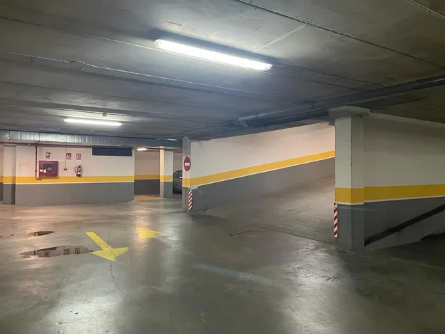 SE VENDE PLAZA DE GARAJE EN LA ROSALEDA — 4