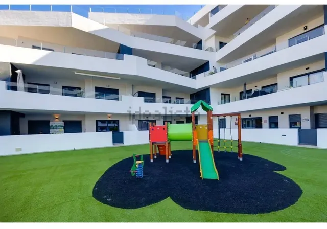 Piso nuevo a estrenar con terraza de 20 m2, piscina comunitaria y jardín en San Miguel de Salinas — 15