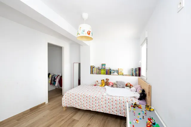¡Tu hogar soñado te espera en esta espectacular casa reformada! — 25