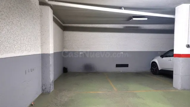 Plaza de aparcamiento en calle pare gil — 2