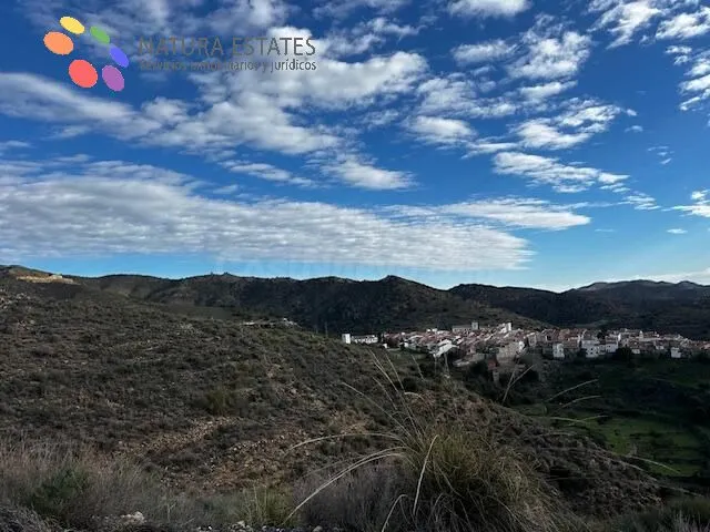 GRAN OPORTUNIDAD DE COMPRA DE PRECIOSA CASA RUSTICA EN ENTOR - foto 3