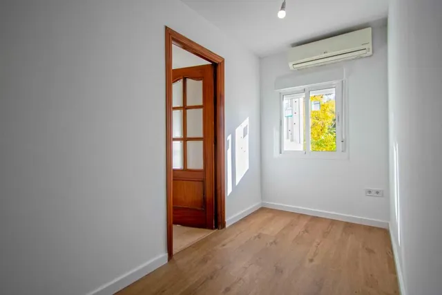 Estupendo piso en Polígono San Pablo, en calle Juan Espantaleón, junto Avda Villas de Cuba!! — 14