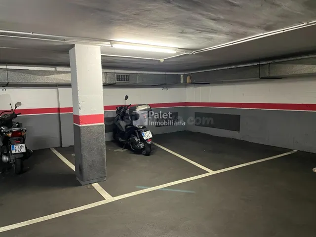 PLAZA EN VENTA EN CALLE CORSEGA 52 — 5