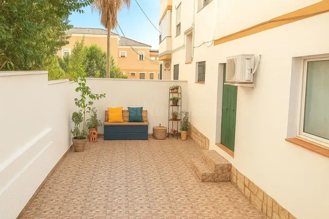Oportunidad en Benalmádena Costa – 2 apartamentos reformados con gran terraza. — 11