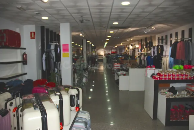 Local comercial 550m² en venta - Costa Del Sol - foto 4