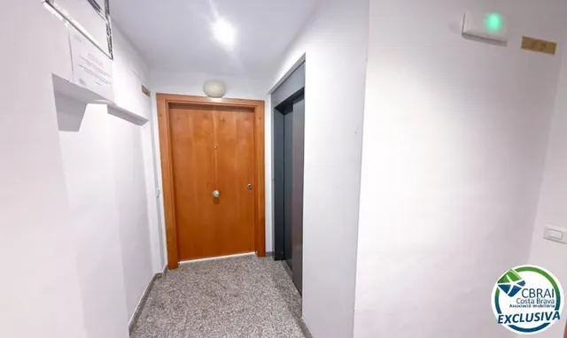 Piso de 2 dormitorios con ascensor en Figueres — 7
