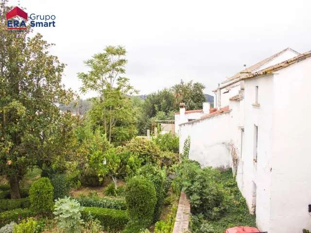 Casa Señorial con Gran Parcela en Pleno Centro de Constantin - foto 4