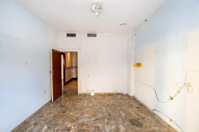 Edificio con gran potencial de desarrollo residencial en Zaidín – Granada — 36