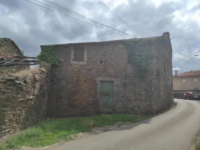 CASA DE PIEDRA PARA RESTARAR EN MEIXONFRIO — 10