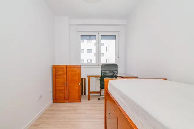 OPORTUNIDAD EN VENTA DE PISO VPO DE 3 DORMITORIOS EN BARRIO ALBAYDA CON PLAZA DE GARAGE Y TRASTERO — 19