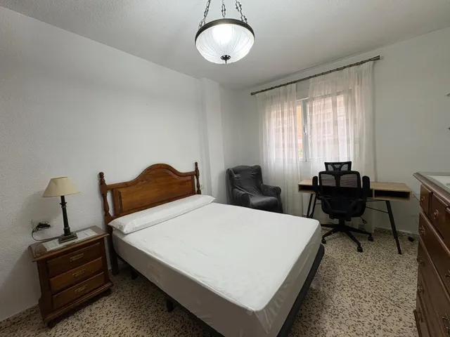 Piso 3 habitaciones 106m² en alquiler - Camino de ronda — 22