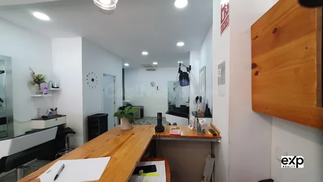 Traspaso: peluquería y otros servicios - foto 3