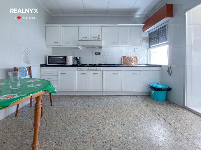 GRAN ÁTICO EN TORREVIEJA: 4 HAB, 1 BAÑO — 12