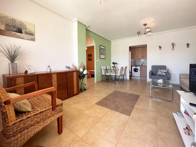 Encantador bungalow en esquina con jardín privado y vistas a la piscina — 14