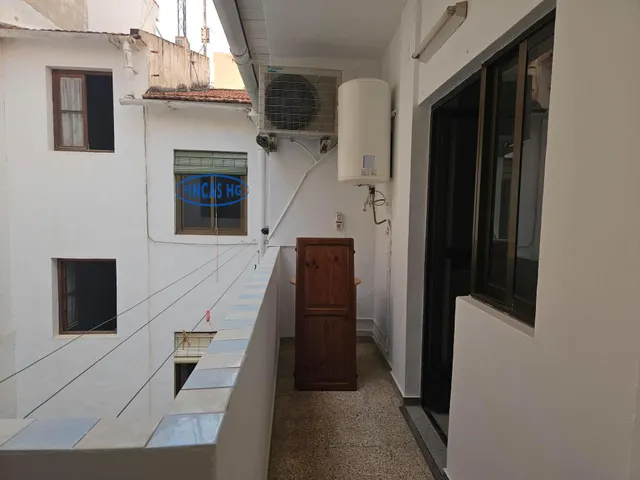 Amplia vivienda de 159 m2 con cinco dormitorios – Los Ángeles / límite San Blas — 14