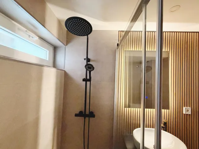 Piso en venta en Avenida de la Telefónica — 23