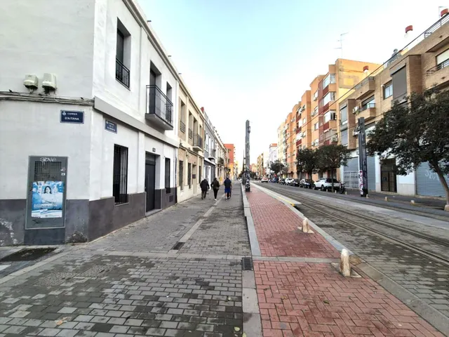 AMPLIO LOCAL COMERCIAL EN  ZONA BENICALAP DE UNOS 200 METROS — 2