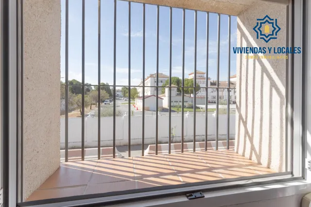 Casa en Armilla con terraza, patio y amplia cochera — 18