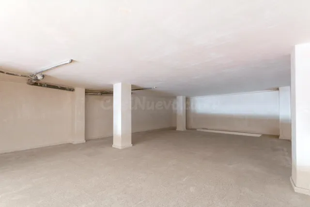 Amplio Local Comercial en el Corazón de Gandía - Oportunidad