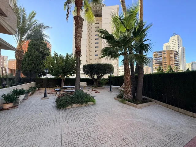Fantástico piso de dos dormitorios en el centro de Benidorm — 31