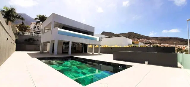 Magnífica Villa Moderna con Piscina Privada en Adeje - foto 2