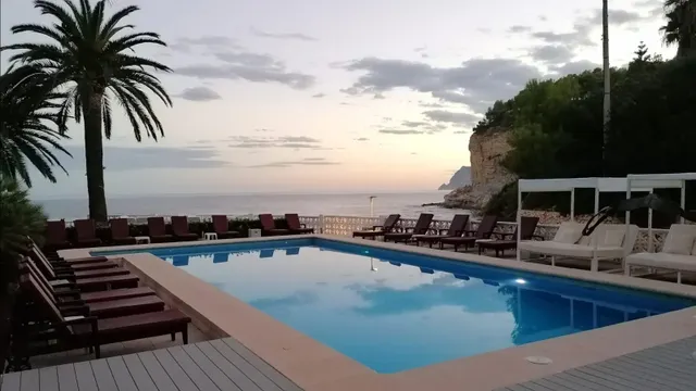 HOTEL RESTAURANTE EN PRIMERA LINEA DE PLAYA — 7