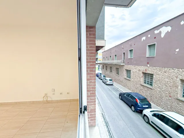 Piso de 2 dormitorios con ascensor en Figueres — 7