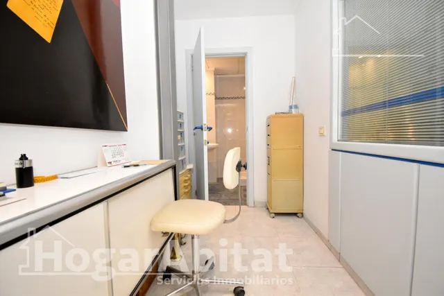 Amplia casa con terraza y muchas posibilidades en casco histórico — 38
