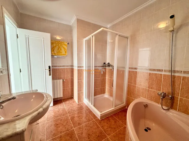 Chalet con piscina en Quesada, Rojales! — 20
