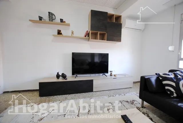 ¡gran oportunidad! muy amplio de 4 dormitorios, con balcón junto av beniopa — 32