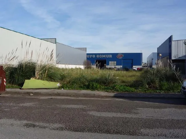 Terreno industrial 575m² en alquiler - Polígono de Cros - foto 2