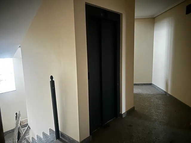 EDIFICIO EN CUATROVIENTOS — 17