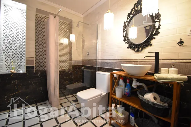 ¡chalet totalmente reformado con licencia turística! amplio con 4 viviendas independientes y piscina privada — 43