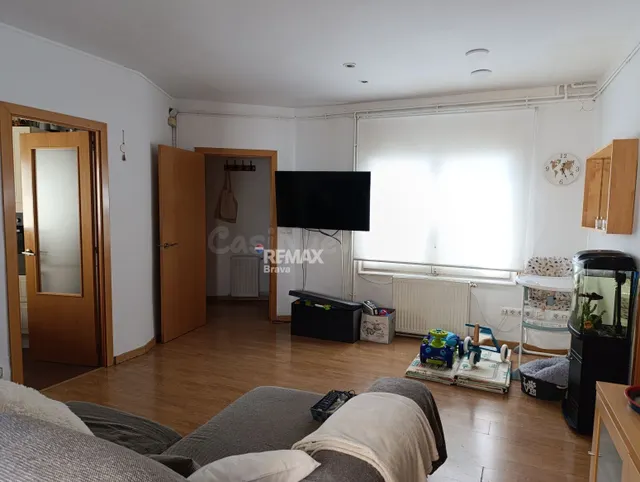 Llançà | La Vila: Inversión con licencia turística y derecho - foto 5