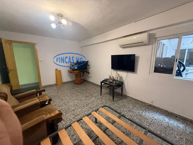 Amplio y luminoso piso reformado ubicado en el barrio de Carolinas junto a la Plaza Castellón — 31