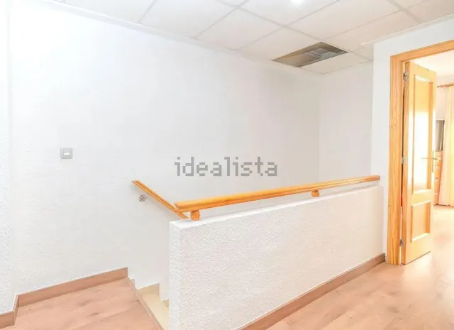 Duplex reformado junto al paseo marítimo y el parque Reina Sofía. — 18