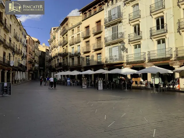 LOCAL COMERCIAL EN LA PLAZA DEL TORICO — 9
