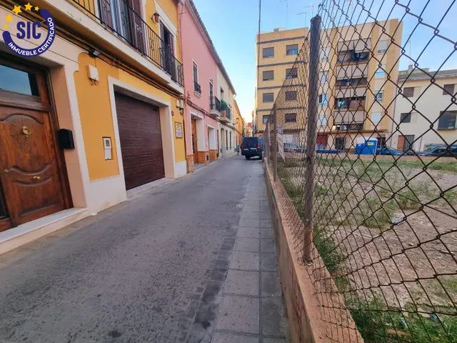SOLAR URBANO EN EL CENTRO DE QUART DE POBLET — 15