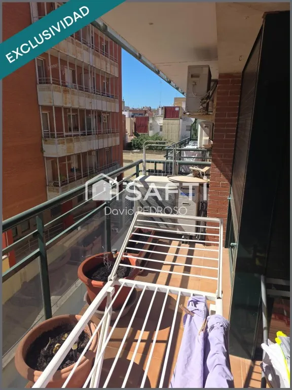 Gran piso en amposta — 23