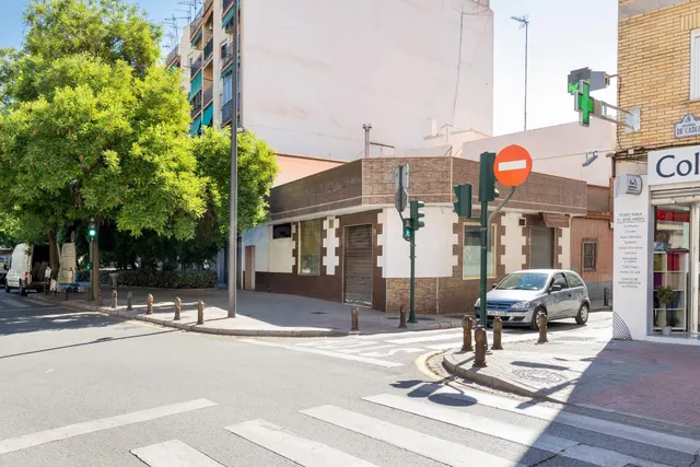 Local + vivienda en Avda. Cadiz — 4