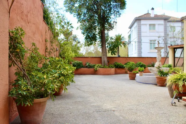 GRANADA — 6