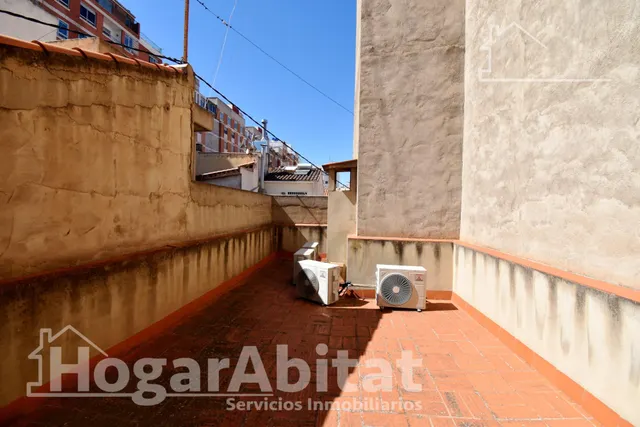 AMPLIA CASA CON TERRAZA Y MUCHAS POSIBILIDADES EN CASCO HISTÓRICO — 10