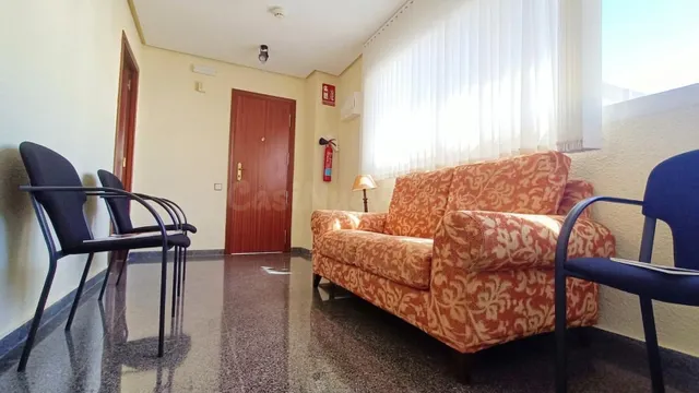 Moderna Oficina en Elche - Ideal para Tu Negocio - foto 2